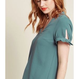 Like new Ideal Discovery Short Sleeve Blouse